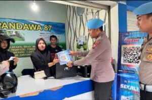 Sipropam Polres Bangkalan Jemput Bola Aduan Warga dengan QR Code Dumas Online